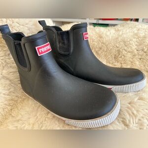 Black Reima Kids Ankle Rain Boots Size 2.5 or 3/ 20.9-21.4cm